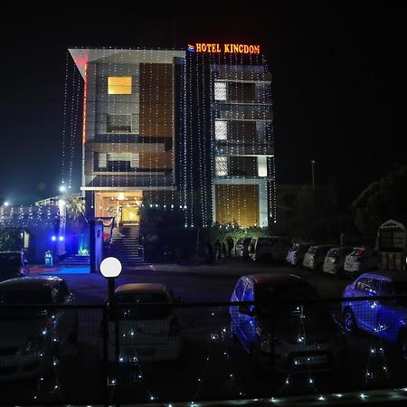 Kingdom Hotel Moga ภายนอก รูปภาพ