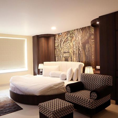 Kingdom Hotel Moga ภายนอก รูปภาพ