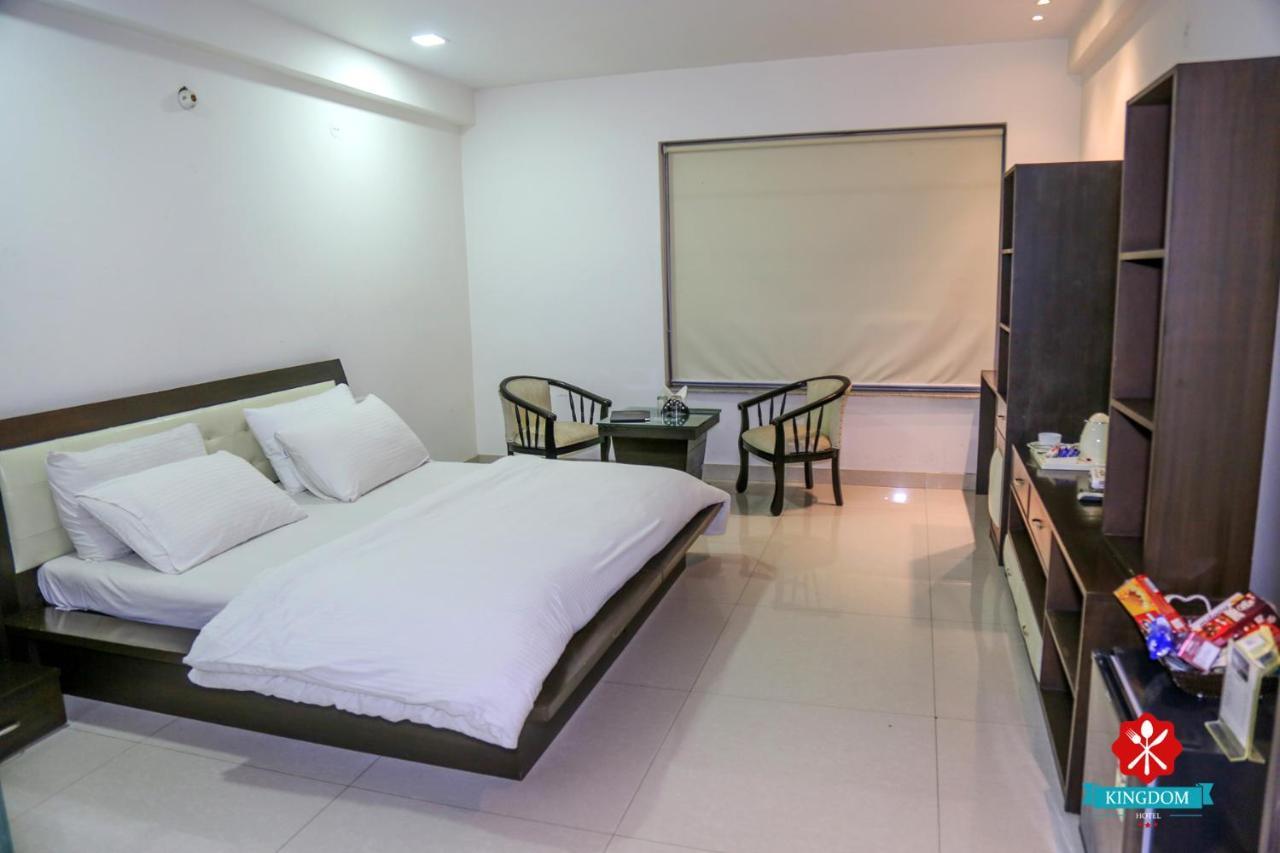 Kingdom Hotel Moga ภายนอก รูปภาพ
