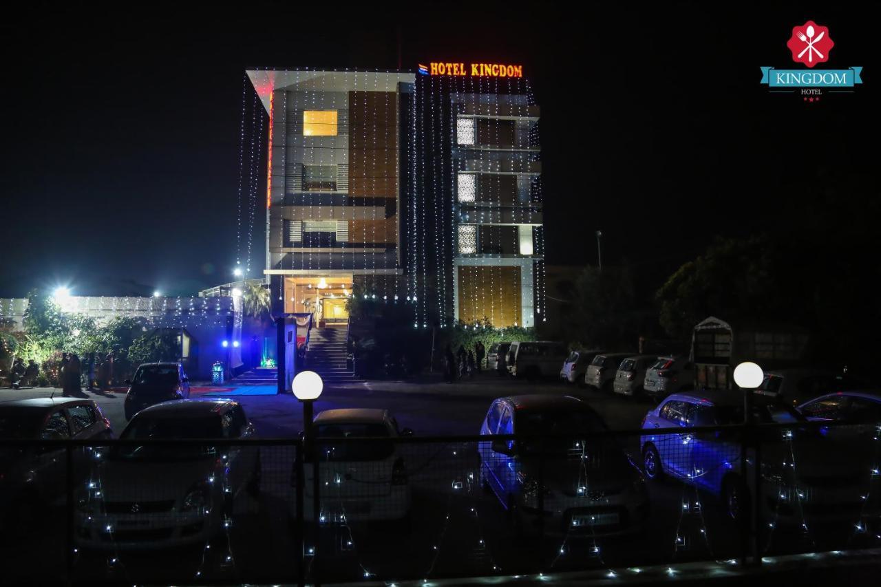 Kingdom Hotel Moga ภายนอก รูปภาพ
