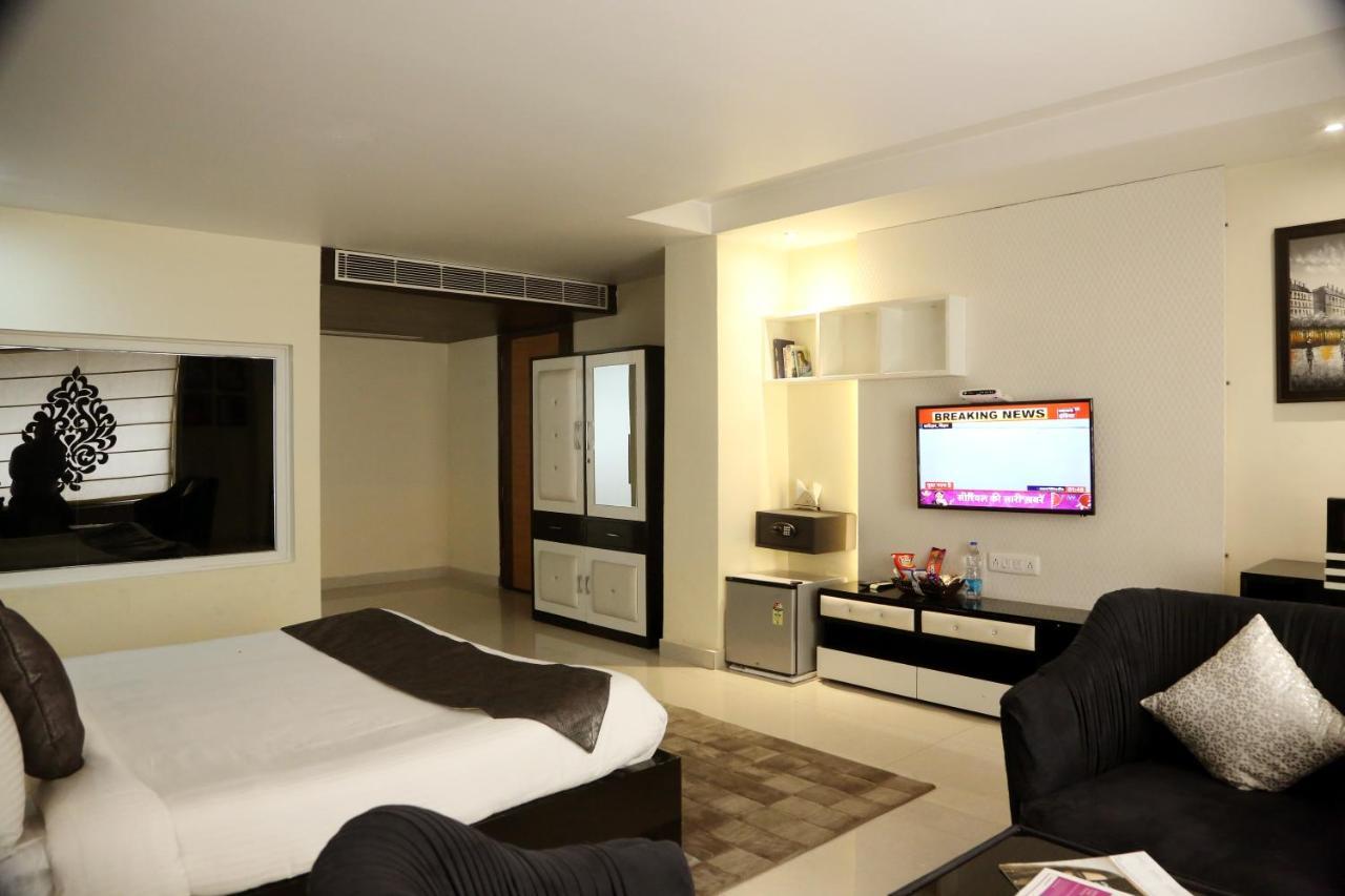 Kingdom Hotel Moga ภายนอก รูปภาพ